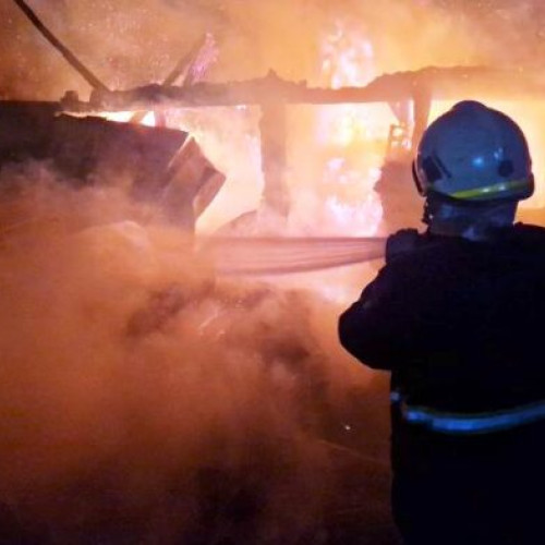 Incendiu devastator în comuna Dumbraveni