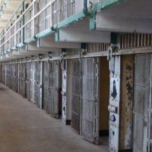 Poliția Română a repatriat 12 persoane cu mandate de arestare