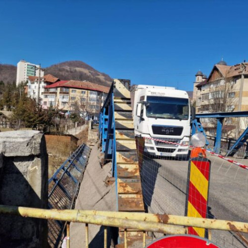 Restricții de circulație pe DN 10, în Nehoiu, din cauza degradării podului