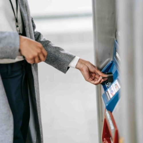 Avantajele cardurilor de credit: O unealtă utilă în gestionarea finanțelor