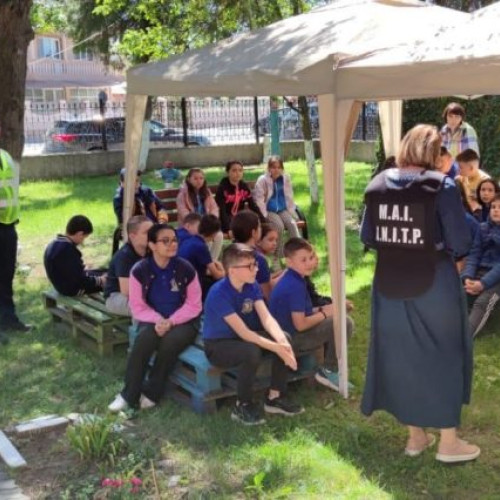 Activități educative în cadrul &quot;Săptămânii Școala în Siguranță&quot; în Vrancea