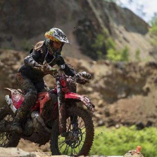 Cupa Enduro Heniu: Mădălina Șerbanică câștigă la categoria moto-fete