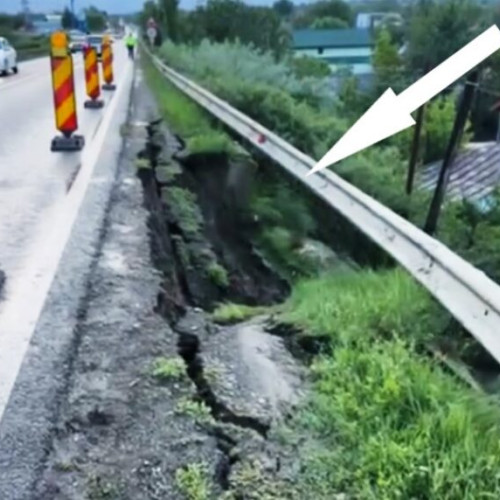 Terenul s-a surpat pe DN 2B în localitatea Sendreni