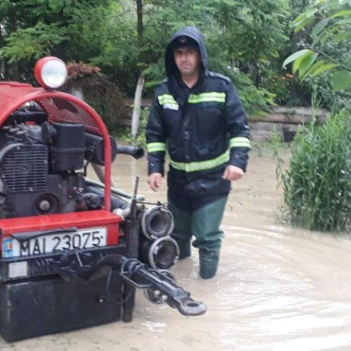 Gospodării inundate în Vrancea din cauza ploilor abundente