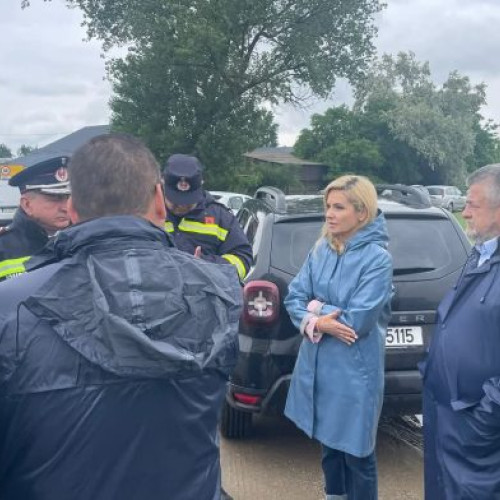 Intervenții pentru evacuarea apei în urma vremii nefavorabile în județul Vrancea