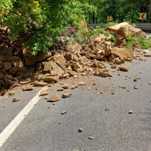 Trafic alterat pe un singur fir, din cauza unui incident rutier