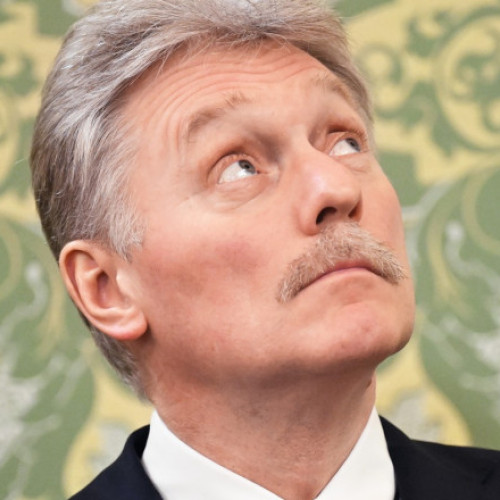 Eforturile de pace pentru încheierea războiului din Ucraina sunt foarte complexe, potrivit anunțului făcut de Kremlin. Potrivit informațiilor citate de digi24.ro, purtătorul de cuvânt al președinției ruse, Dmitri Peskov, a declarat că nu trebuie să se aștepte decizii rapide în această privință. &quot;Ar fi greșit să așteptăm decizii și progrese imediate&quot;, a spus el.