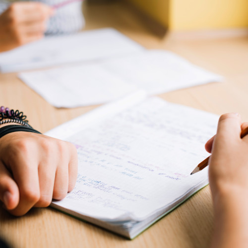 examenul de bacalaureat 2025: primii candidați au susținut proba de limba și literatura română