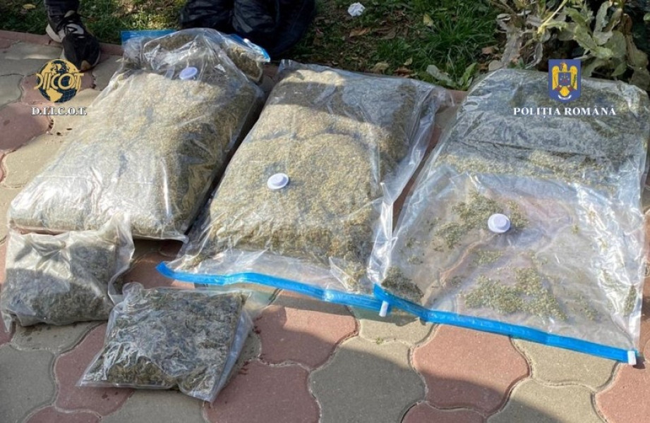 trio de persoane implicate în trafic de droguri de risc, arestat în Galați