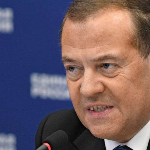 Ieșire nervoasă a lui Medvedev după cel de-al 18 pachet de sancțiuni adoptat de către UE: trebuie să îi urâm