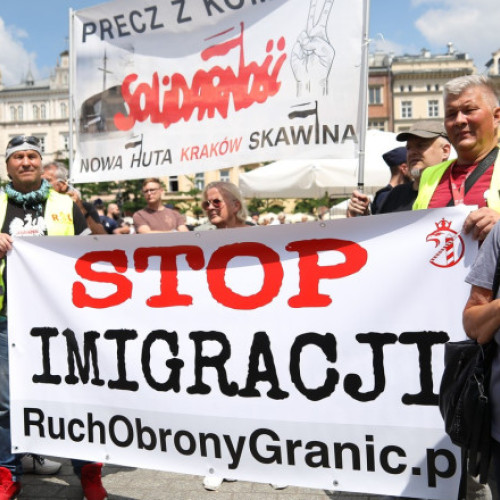 Manifestații anti-imigrație în zeci de orașe din Polonia. Cifrele oficiale contrazic ipotezele extremei drepte