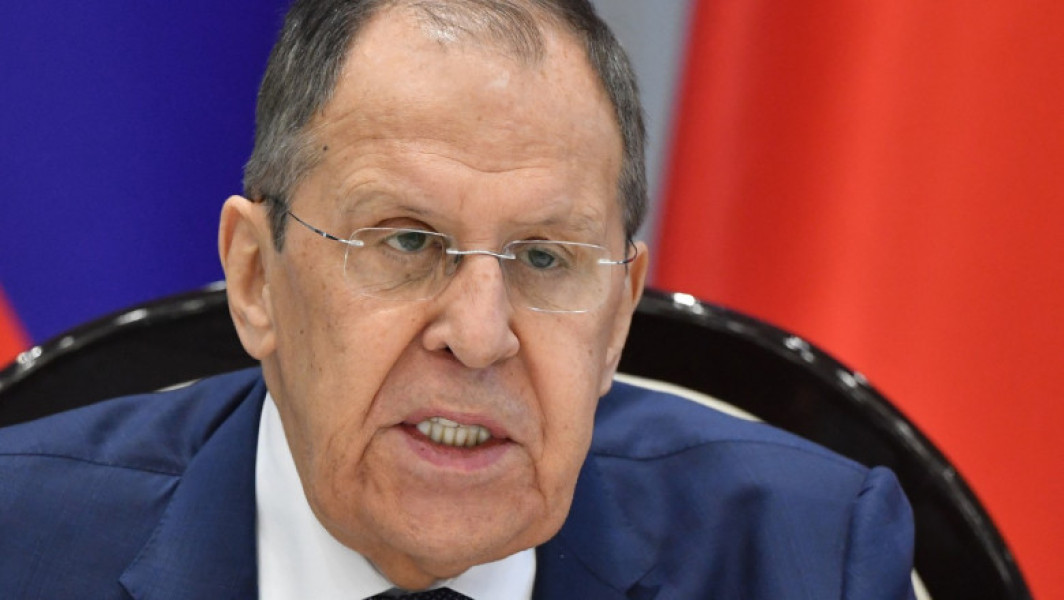 Lavrov amenință Europa cu „un mare război” în timp ce-l elogiază pe Trump