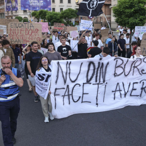 Reacția ANOSR după tăierea burselor pentru studenții de la taxă: „O măsură injustă şi discriminatorie”