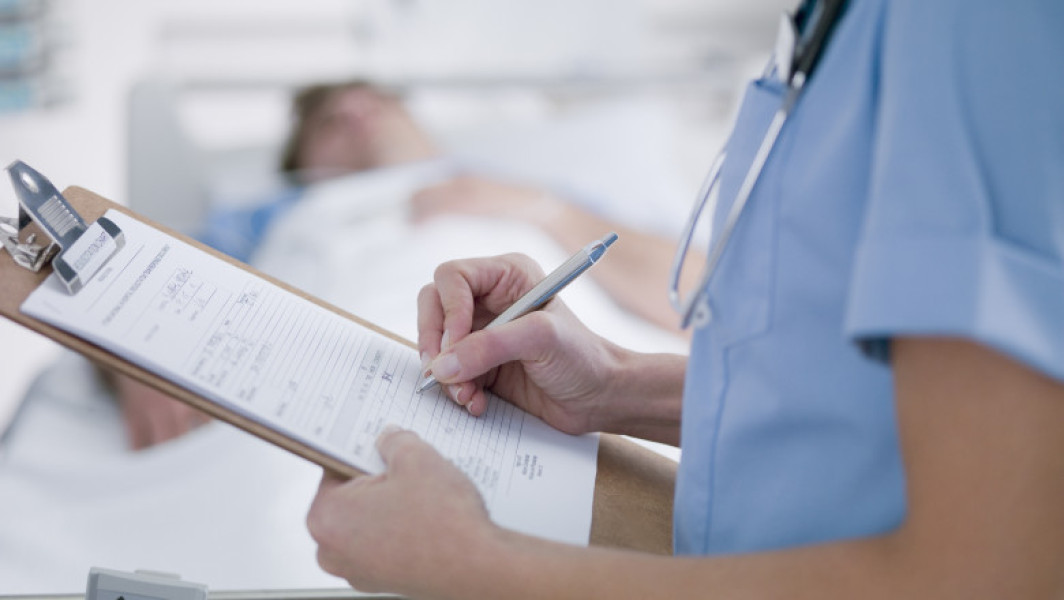 Ce servicii medicale se acordă gratuit pacienților neasigurați prin spitalizarea de o zi. Cum se calculează tariful extra de internare