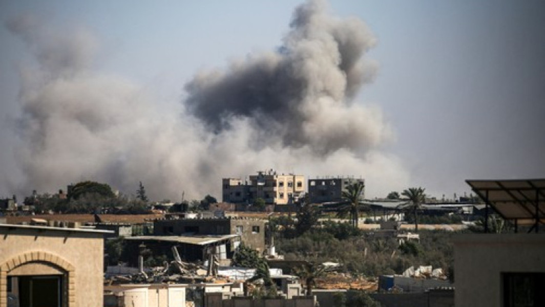 bombardamente israeliene asupra orașului Gaza în noaptea de sâmbătă spre duminică