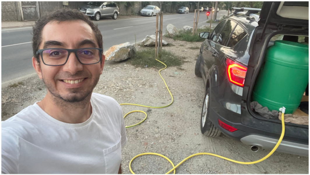 Tinerii din Timișoara se implică pentru a salva copacii în timpul caldurii farevere
