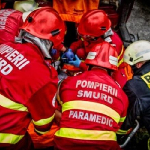 ULTIMA ORĂ! Bărbat DECEDAT la Poiana Cristei, strivit de un acoperiș pe care încerca să-l dărâme