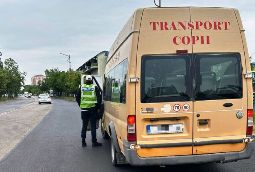 Poliția Vrancea verifică transportul elevilor la începutul noului an școlar