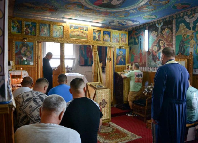 Eveniment religios la Penitenciarul Focșani pentru reintegrarea foștilor deținuți