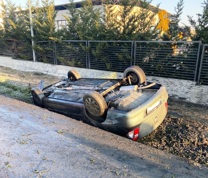 Accident rutier la Milcovul: un șofer s-a răsturnat pe carosabil