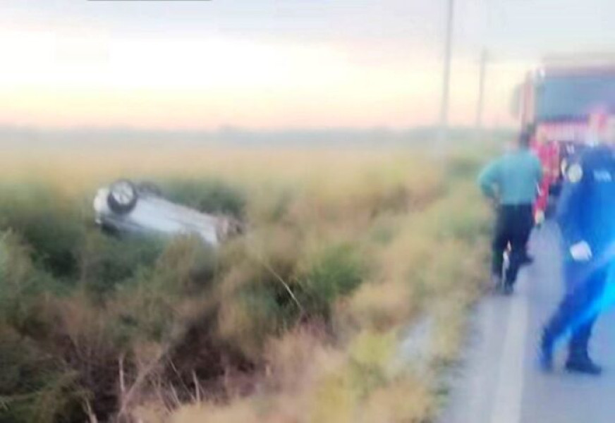 Accident rutier în Vrancea: un șofer a pierdut controlul mașinii și s-a răsturnat