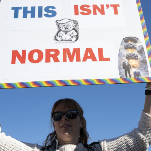 Donald Trump întâmpină proteste în timpul vizitei sale oficiale în Marea Britanie