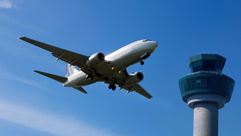 Băiat afgan de 13 ani găsit în trenul de aterizare al unui avion spre New Delhi