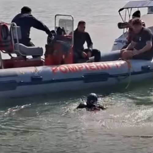 O mașină și o barcă au căzut în Dunăre la Brăila, ISU intervine