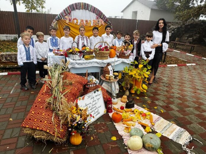 Festivalul toamnei aduce culoare și bucurie la Școala Gimnazială din Cârligele