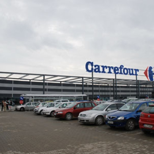 Carrefour pregătește vânzarea operațiunilor din România în contextul unei restructurări globale